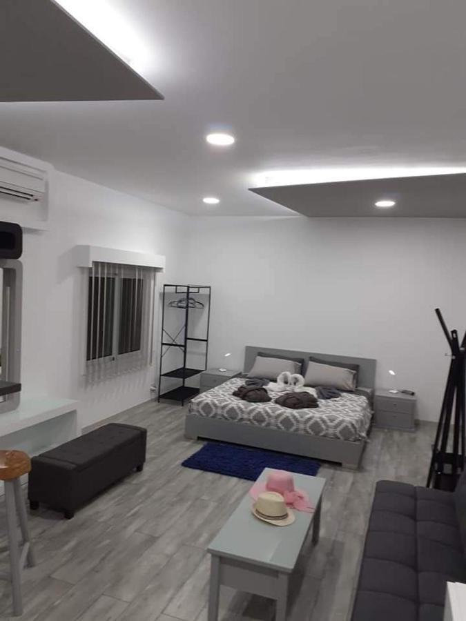 Deluxe Yiota'S Studio ! Klorakas Eksteriør billede