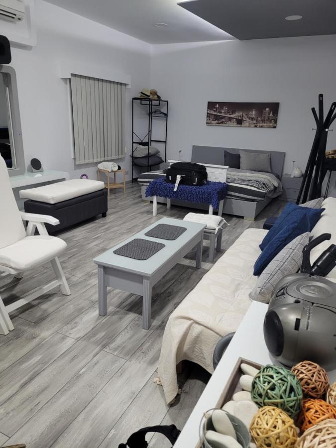 Deluxe Yiota'S Studio ! Klorakas Eksteriør billede